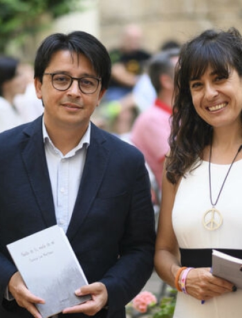 Teresa Lao llena de poesía el Patio del Mandarino con ‘Nada de ti, nada de mi’